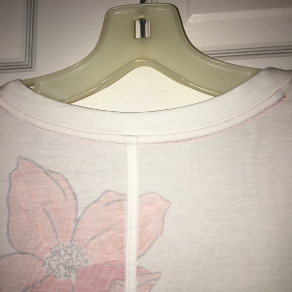 TORY BURCH NWOT AUTHENTIC 100% PIMA COTTON V-NECK FLORAL BLOUSE T-SHIRT - Picture 5 of 16